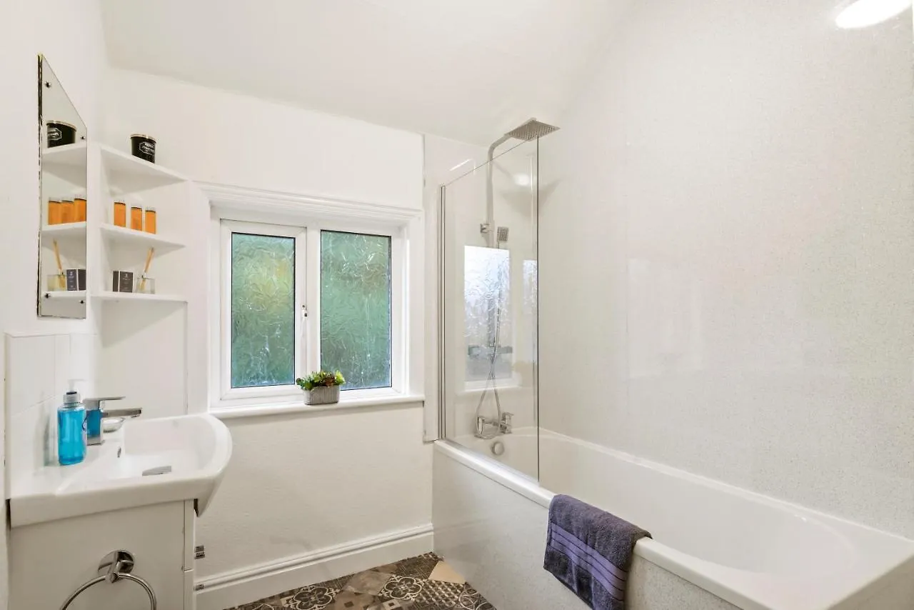 Lovely 4 Bed House In Yorkshire - Football Table Pontefract Apartment